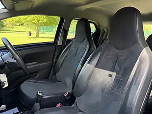Used 2015 Toyota Aygo X-Pression Blue - Interior and Exterior details 11