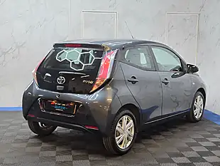 Used 2015 Toyota Aygo X-Pression Grey - Interior and Exterior details 9