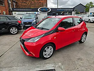 Used 2015 Toyota Aygo X-Pression Red - Interior and Exterior details 13