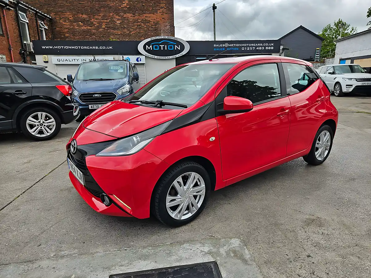 Used 2015 Toyota Aygo X-Pression Red - Interior and Exterior details 2