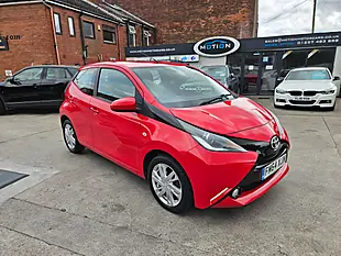 Used 2015 Toyota Aygo X-Pression Red - Interior and Exterior details 20