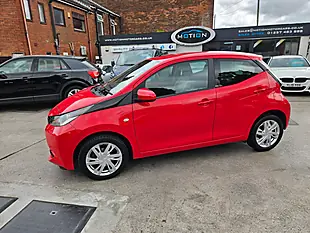Used 2015 Toyota Aygo X-Pression Red - Interior and Exterior details 3