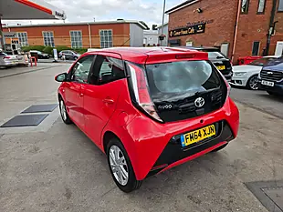 Used 2015 Toyota Aygo X-Pression Red - Interior and Exterior details 4