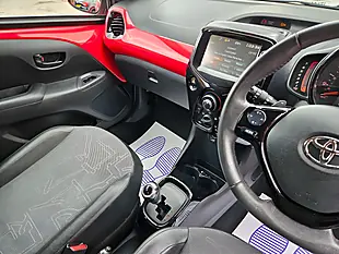 Used 2015 Toyota Aygo X-Pression Red - Interior and Exterior details 7