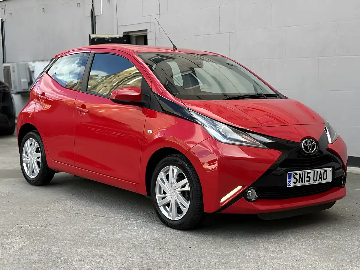 Used 2015 Toyota Aygo X-Pression Red - Front View