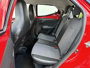 Used 2015 Toyota Aygo X-Pression Red - Interior and Exterior details 14