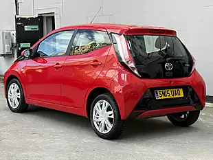 Used 2015 Toyota Aygo X-Pression Red - Interior and Exterior details 3