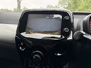 Used 2015 Toyota Aygo X-Pression White - Interior and Exterior details 14