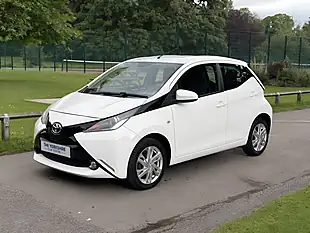 Used 2015 Toyota Aygo X-Pression White - Interior and Exterior details 3
