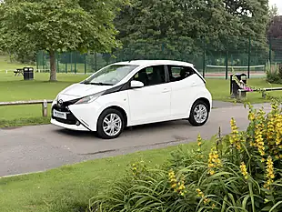 Used 2015 Toyota Aygo X-Pression White - Interior and Exterior details 5