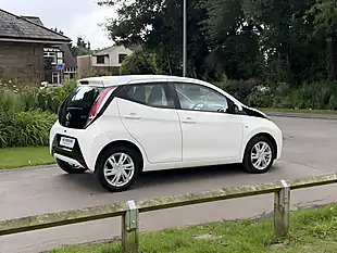 Used 2015 Toyota Aygo X-Pression White - Interior and Exterior details 7