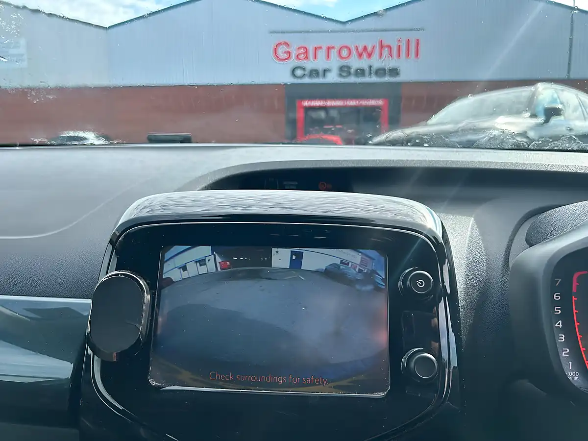 Used 2015 Toyota Aygo X-Pression X-Wave Grey - Interior and Exterior details 11
