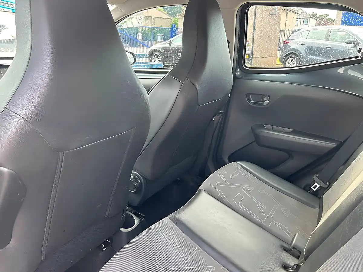 Used 2015 Toyota Aygo X-Pression X-Wave Grey - Interior and Exterior details 12