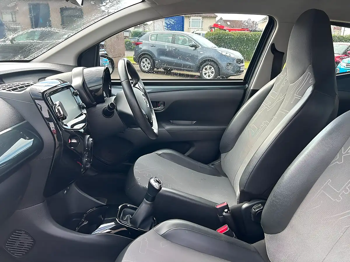 Used 2015 Toyota Aygo X-Pression X-Wave Grey - Interior and Exterior details 13
