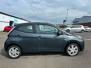 Used 2015 Toyota Aygo X-Pression X-Wave Grey - Interior and Exterior details 4