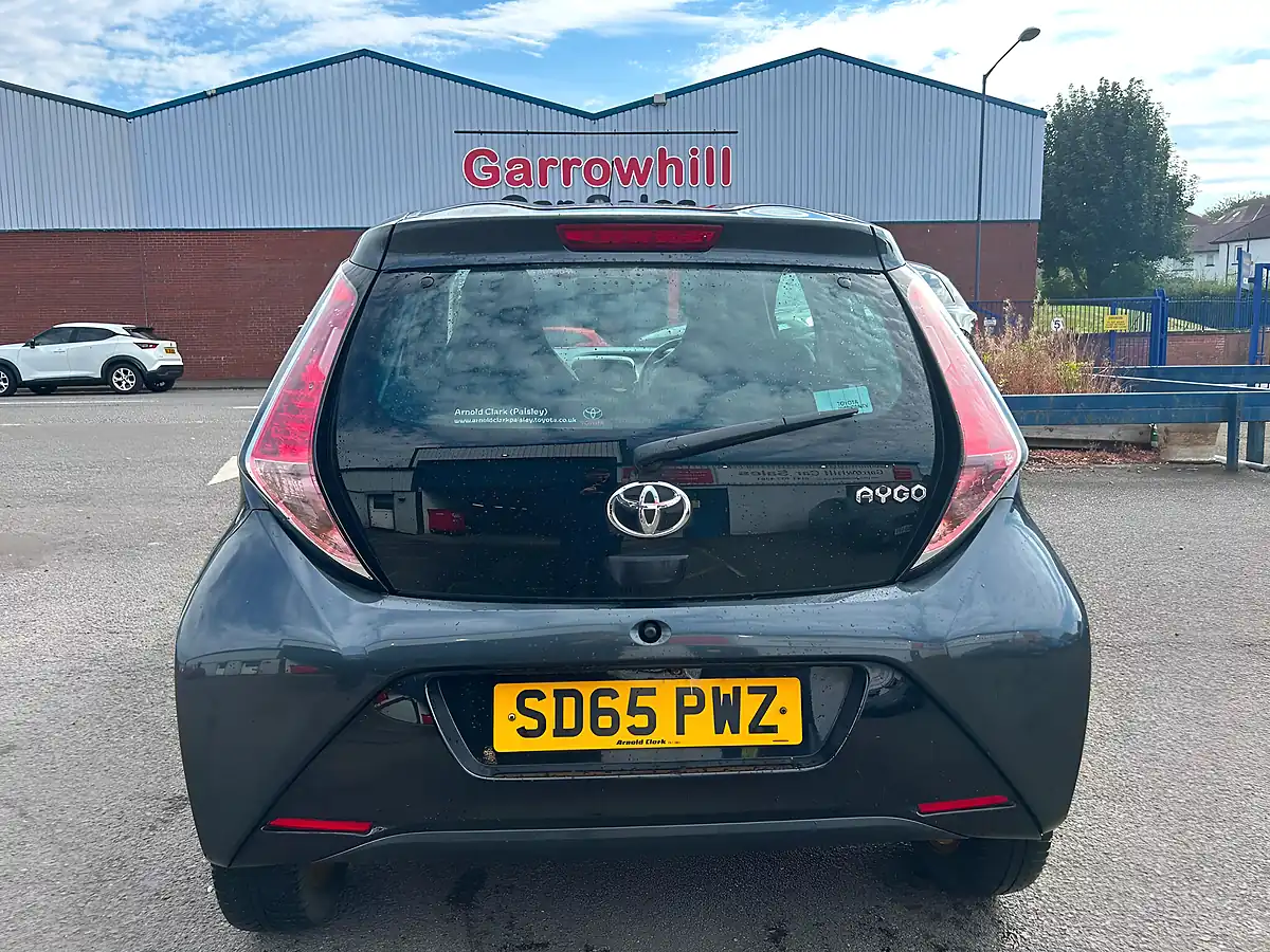 Used 2015 Toyota Aygo X-Pression X-Wave Grey - Interior and Exterior details 6