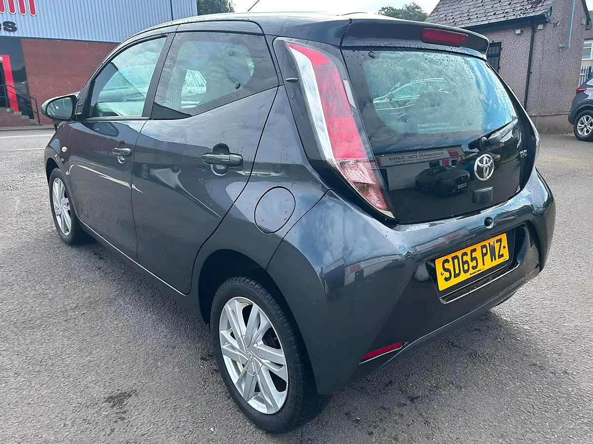 Used 2015 Toyota Aygo X-Pression X-Wave Grey - Interior and Exterior details 7
