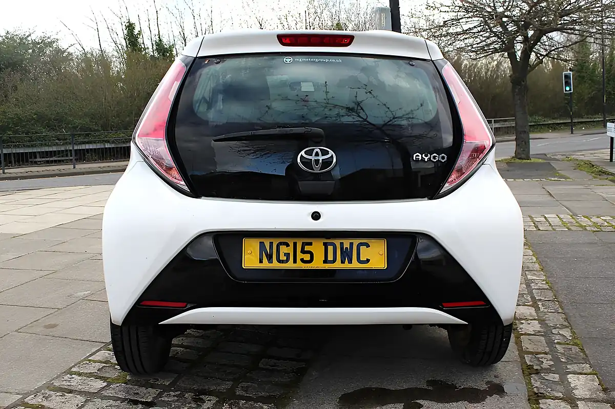 Used 2015 Toyota Aygo X-Pression X-Wave White - Interior and Exterior details 9