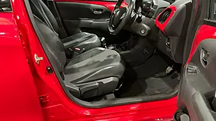 Used 2015 Toyota Aygo X-Pression X-Wave X-Shift Red - Interior and Exterior details 11