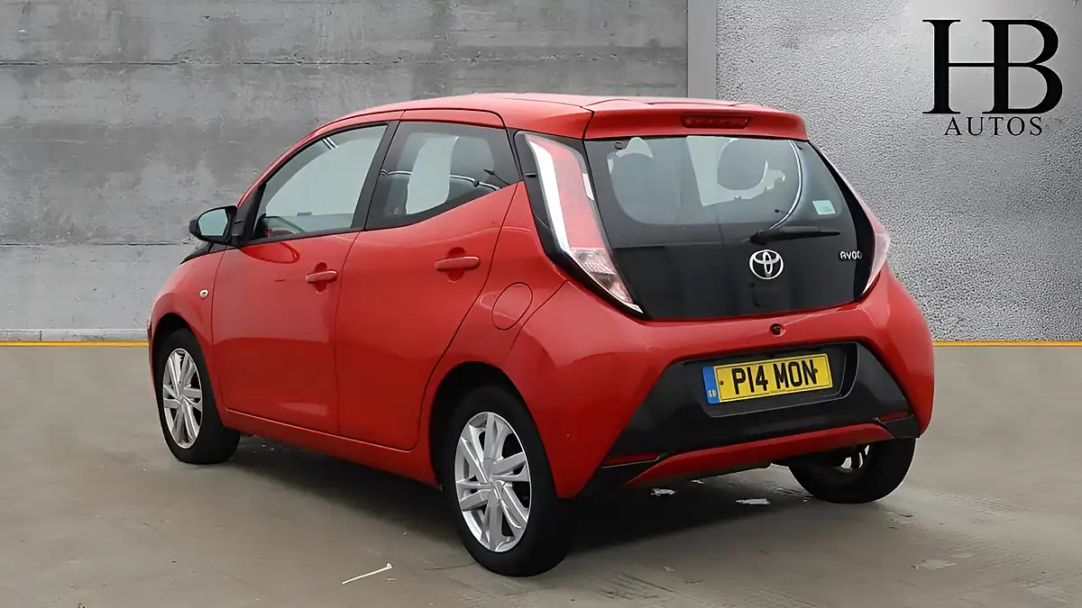 Used 2015 Toyota Aygo X-Pression X-Wave X-Shift Red - Interior and Exterior details 3