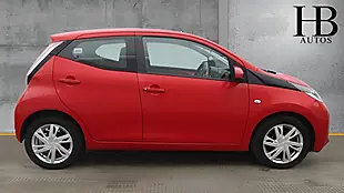 Used 2015 Toyota Aygo X-Pression X-Wave X-Shift Red - Interior and Exterior details 6