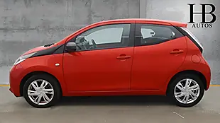 Used 2015 Toyota Aygo X-Pression X-Wave X-Shift Red - Interior and Exterior details 7