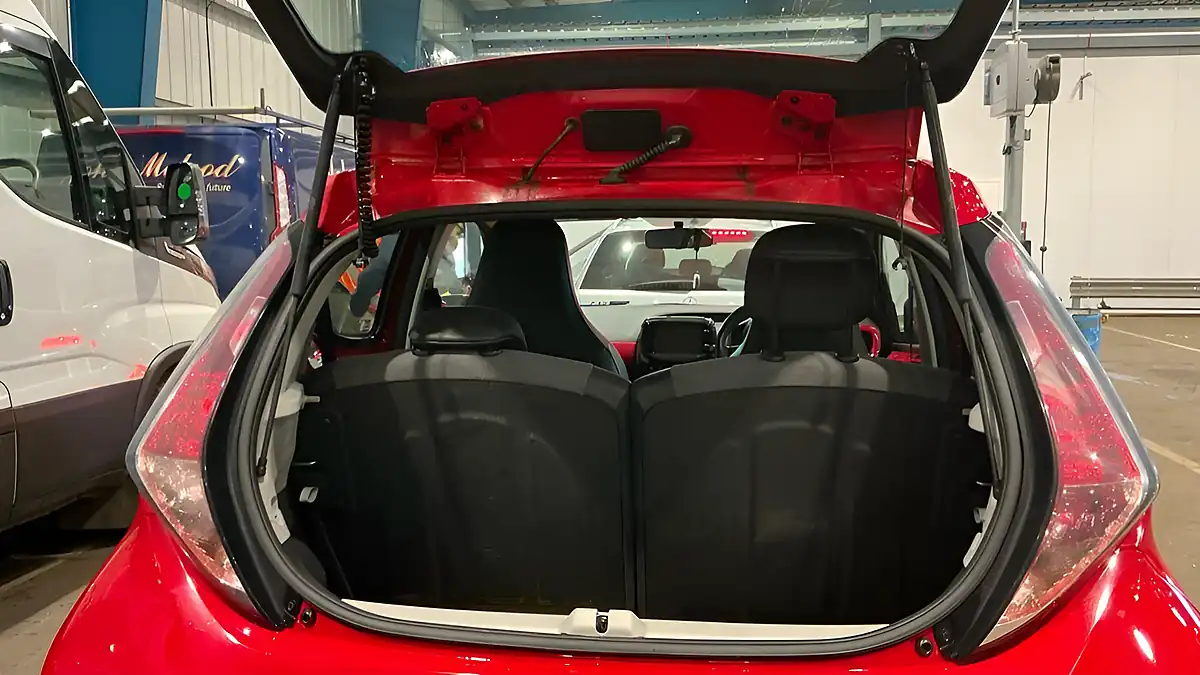 Used 2015 Toyota Aygo X-Pression X-Wave X-Shift Red - Interior and Exterior details 9