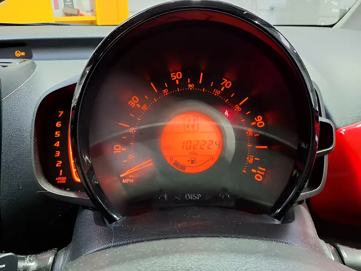 Used 2015 Toyota Aygo X-Pression X-Wave X-Shift Red - Interior and Exterior details 10