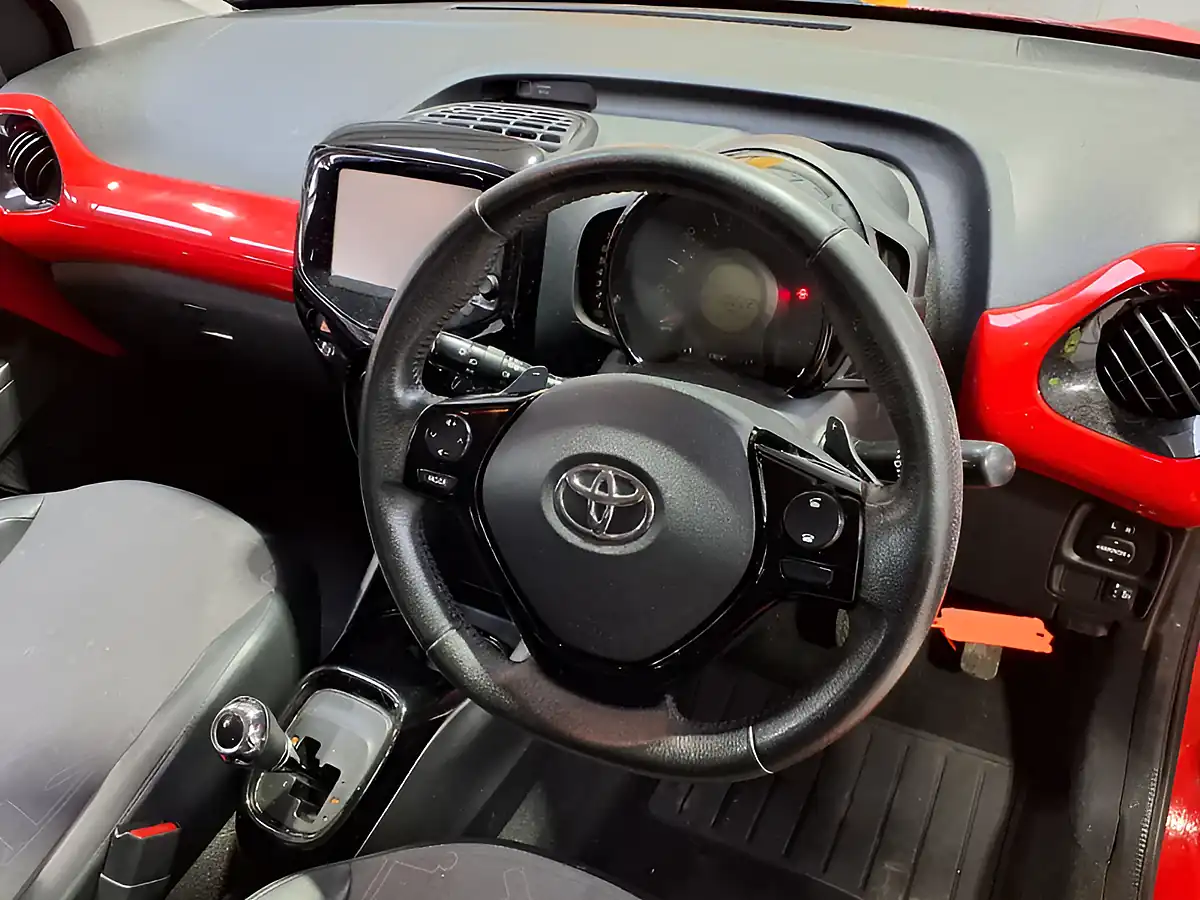 Used 2015 Toyota Aygo X-Pression X-Wave X-Shift Red - Interior and Exterior details 12