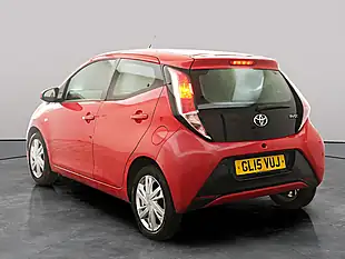 Used 2015 Toyota Aygo X-Pression X-Wave X-Shift Red - Interior and Exterior details 4