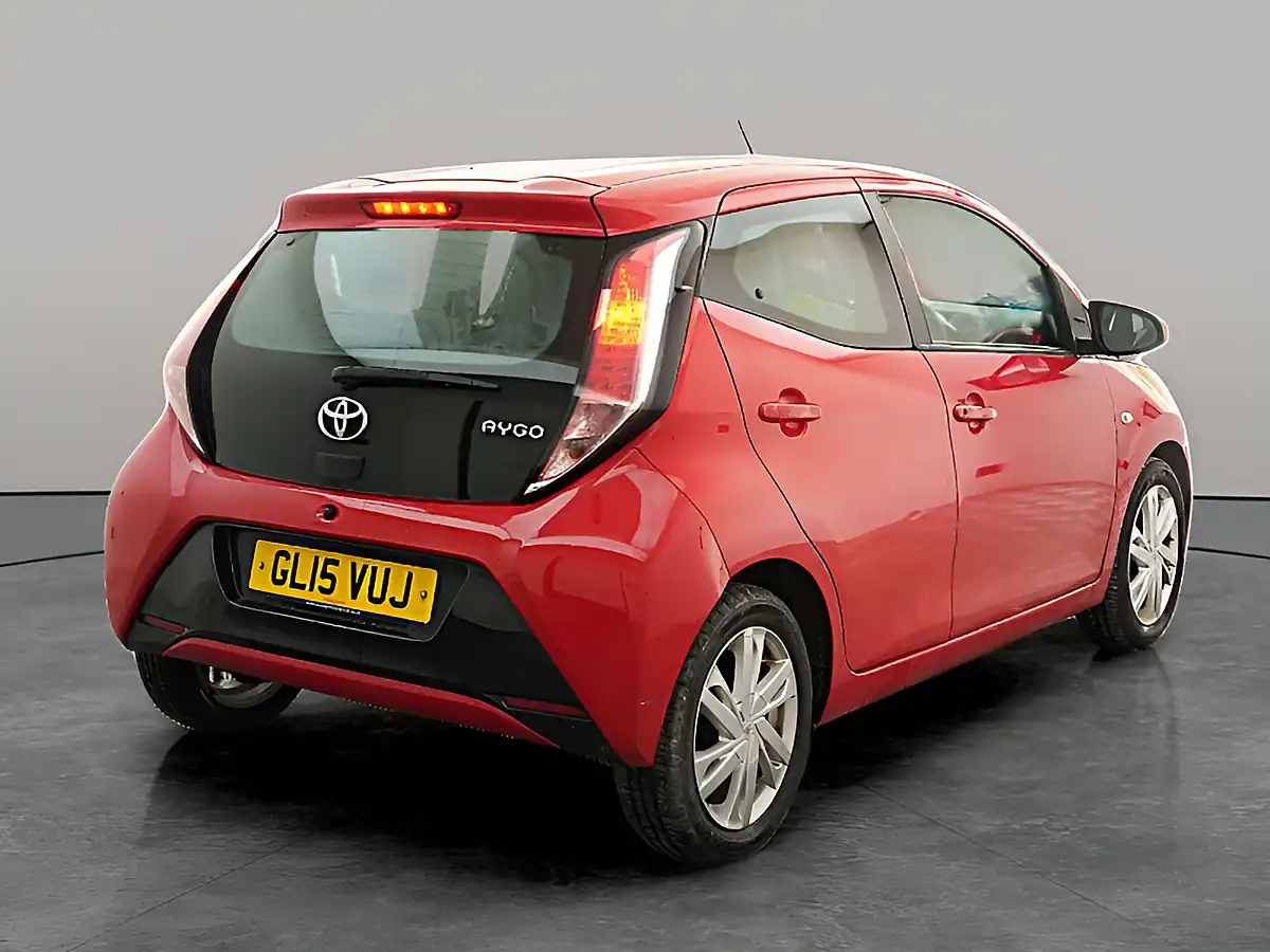 Used 2015 Toyota Aygo X-Pression X-Wave X-Shift Red - Interior and Exterior details 5