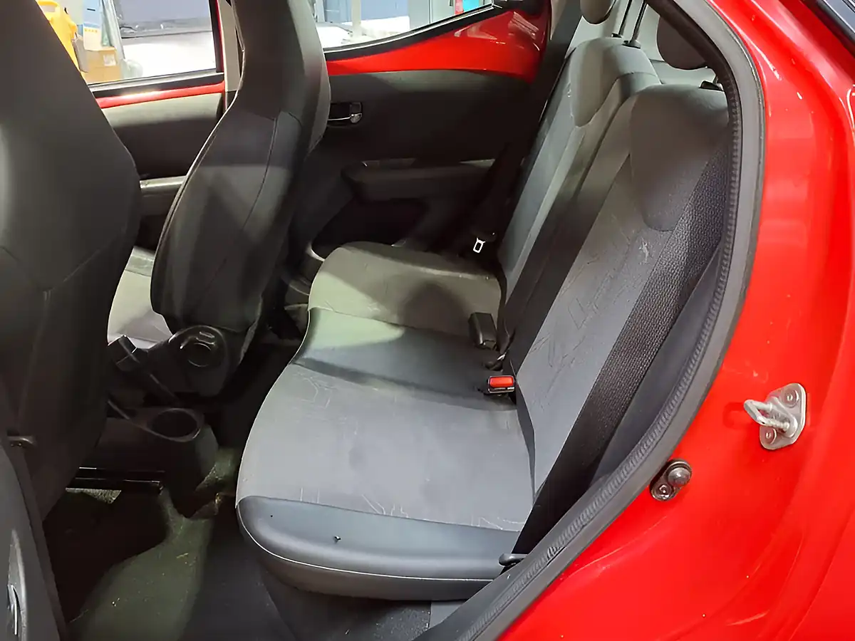 Used 2015 Toyota Aygo X-Pression X-Wave X-Shift Red - Interior and Exterior details 7
