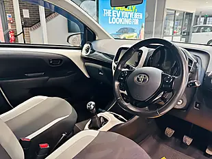Used 2015 Toyota Aygo X-Pure White - Interior and Exterior details 15
