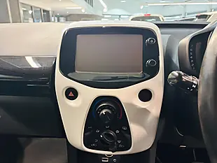 Used 2015 Toyota Aygo X-Pure White - Interior and Exterior details 19