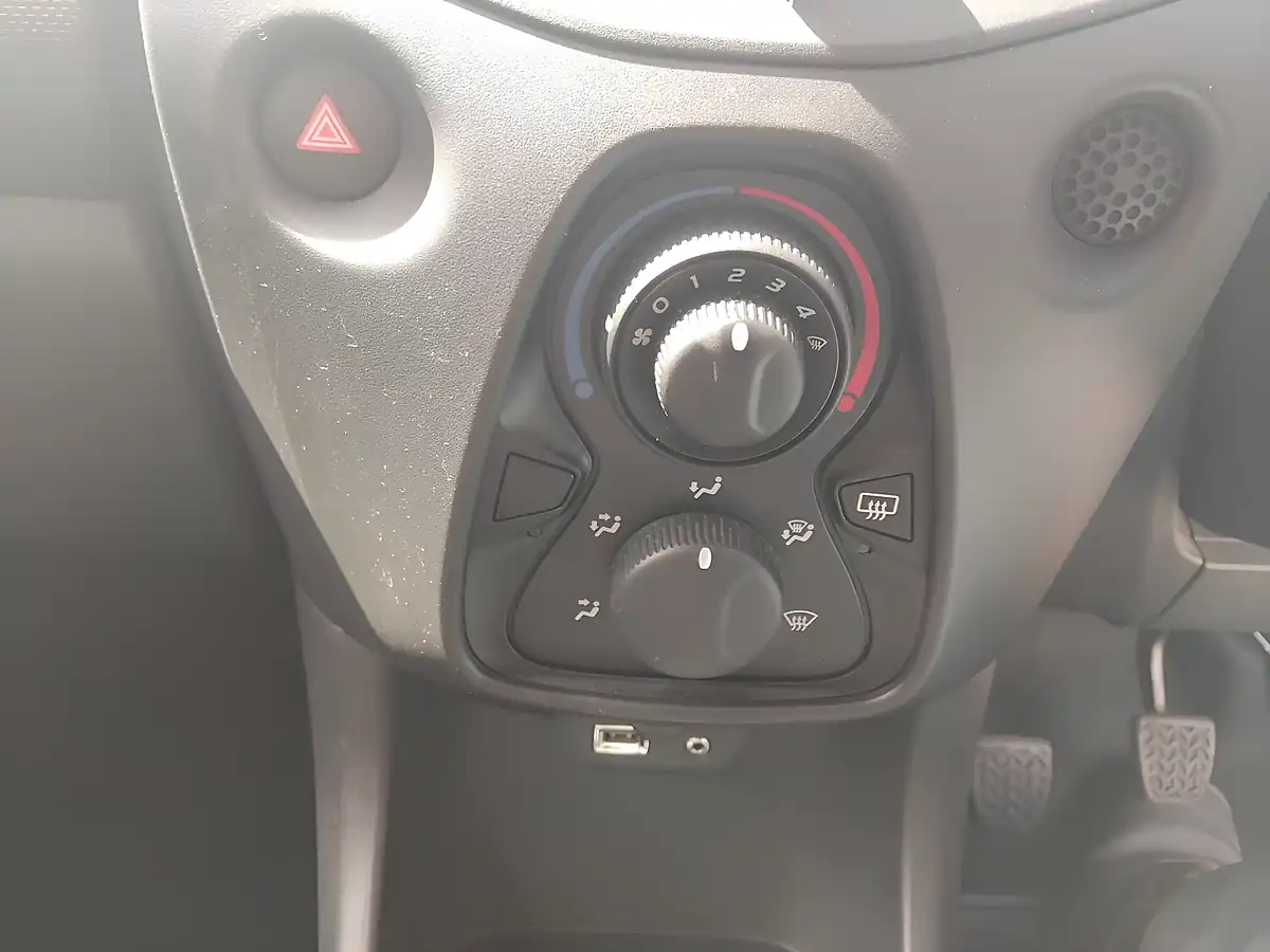 Used 2015 Toyota Aygo X Red - Interior and Exterior details 16