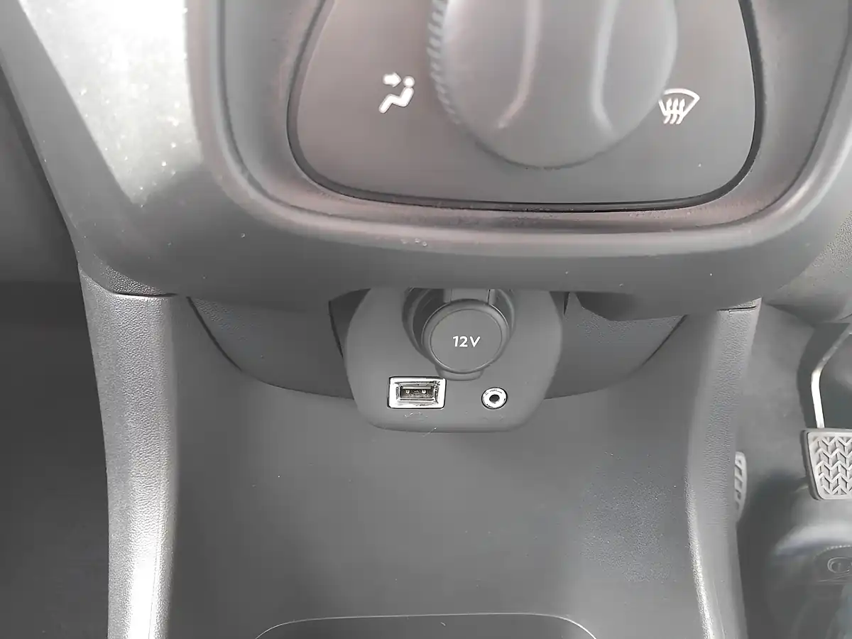 Used 2015 Toyota Aygo X Red - Interior and Exterior details 17