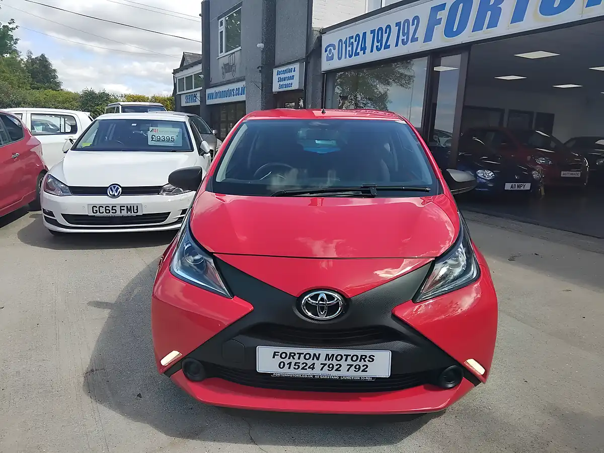 Used 2015 Toyota Aygo X Red - Interior and Exterior details 3