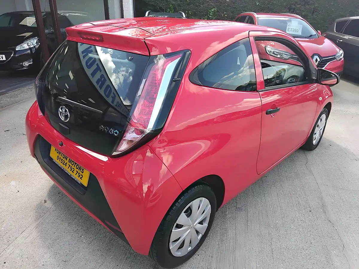 Used 2015 Toyota Aygo X Red - Interior and Exterior details 8