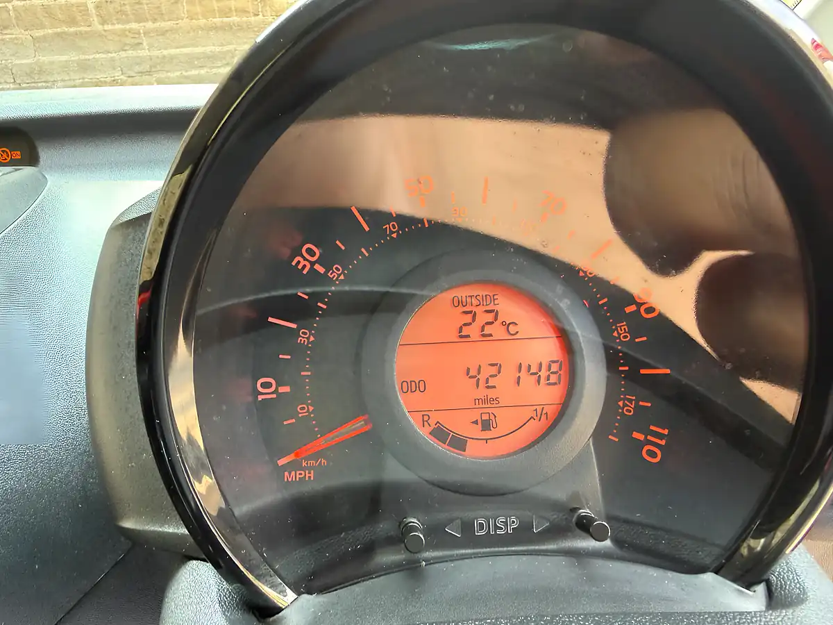 Used 2015 Toyota Aygo X Red - Interior and Exterior details 17