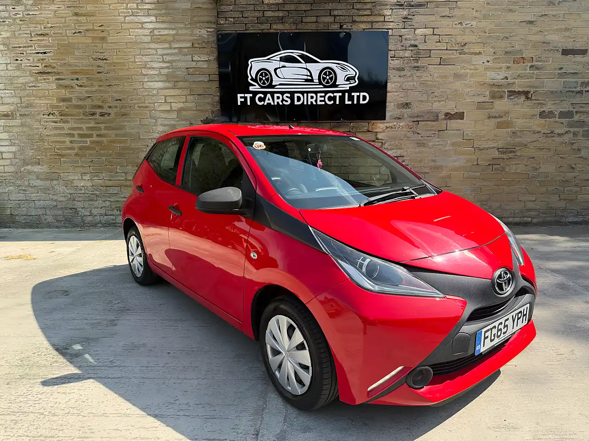 Used 2015 Toyota Aygo X Red - Interior and Exterior details 3