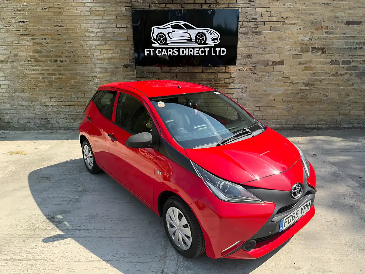 Used 2015 Toyota Aygo X Red - Interior and Exterior details 4