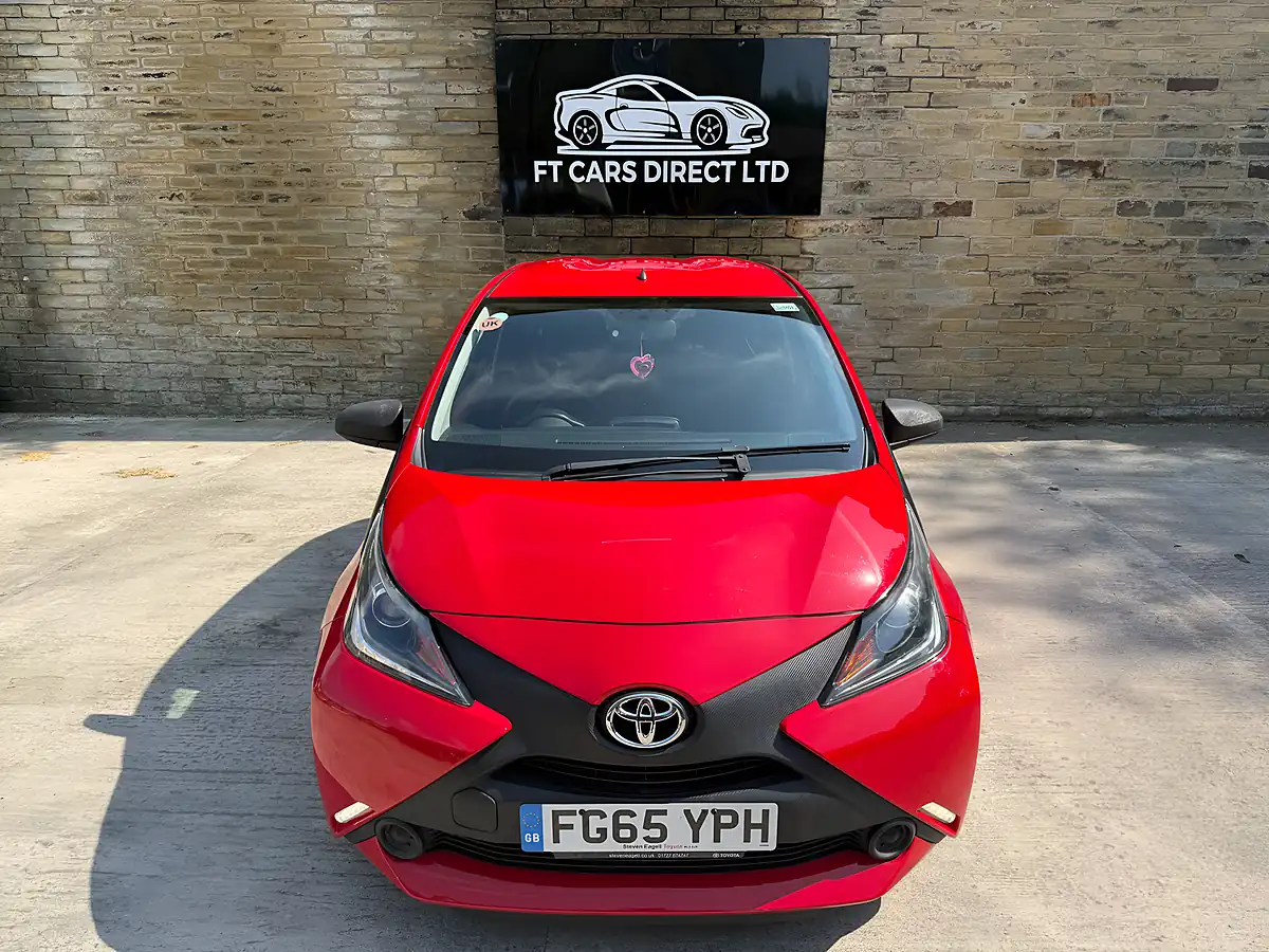 Used 2015 Toyota Aygo X Red - Interior and Exterior details 5