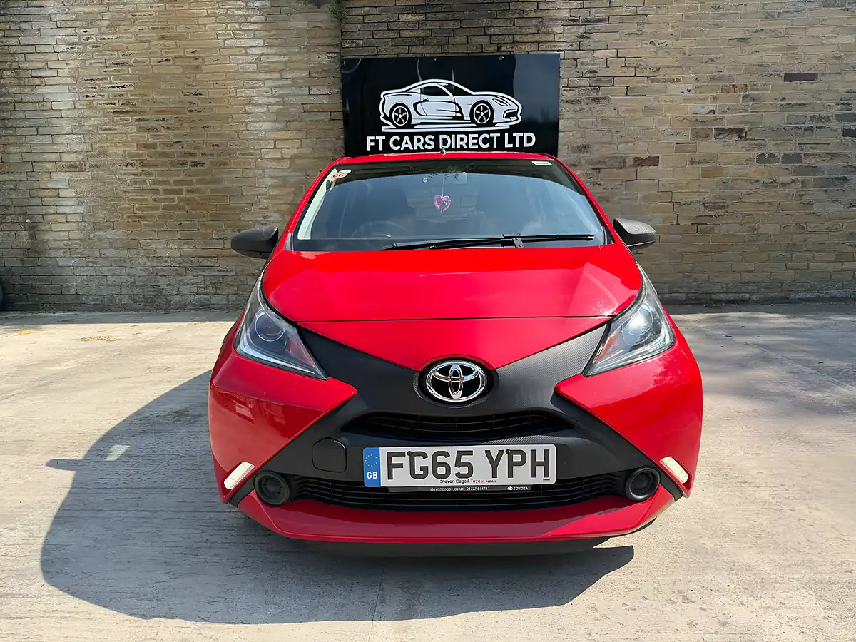 Used 2015 Toyota Aygo X Red - Interior and Exterior details 6