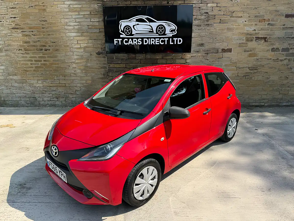 Used 2015 Toyota Aygo X Red - Interior and Exterior details 7