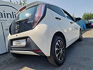 Used 2015 Toyota Aygo X White - Interior and Exterior details 12