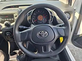 Used 2015 Toyota Aygo X White - Interior and Exterior details 17