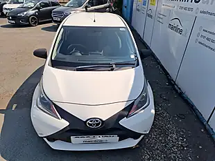 Used 2015 Toyota Aygo X White - Interior and Exterior details 8