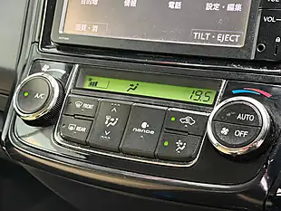 Used 2015 Toyota Corolla Axio Hybrid Blue - Interior and Exterior details 14