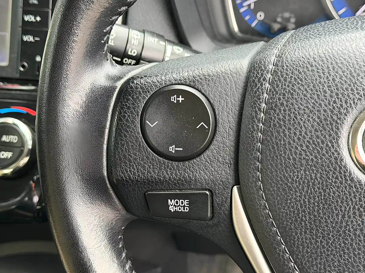 Used 2015 Toyota Corolla Axio Hybrid Blue - Interior and Exterior details 16
