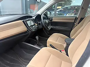 Used 2015 Toyota Corolla Axio Hybrid Pearl White - Interior and Exterior details 12